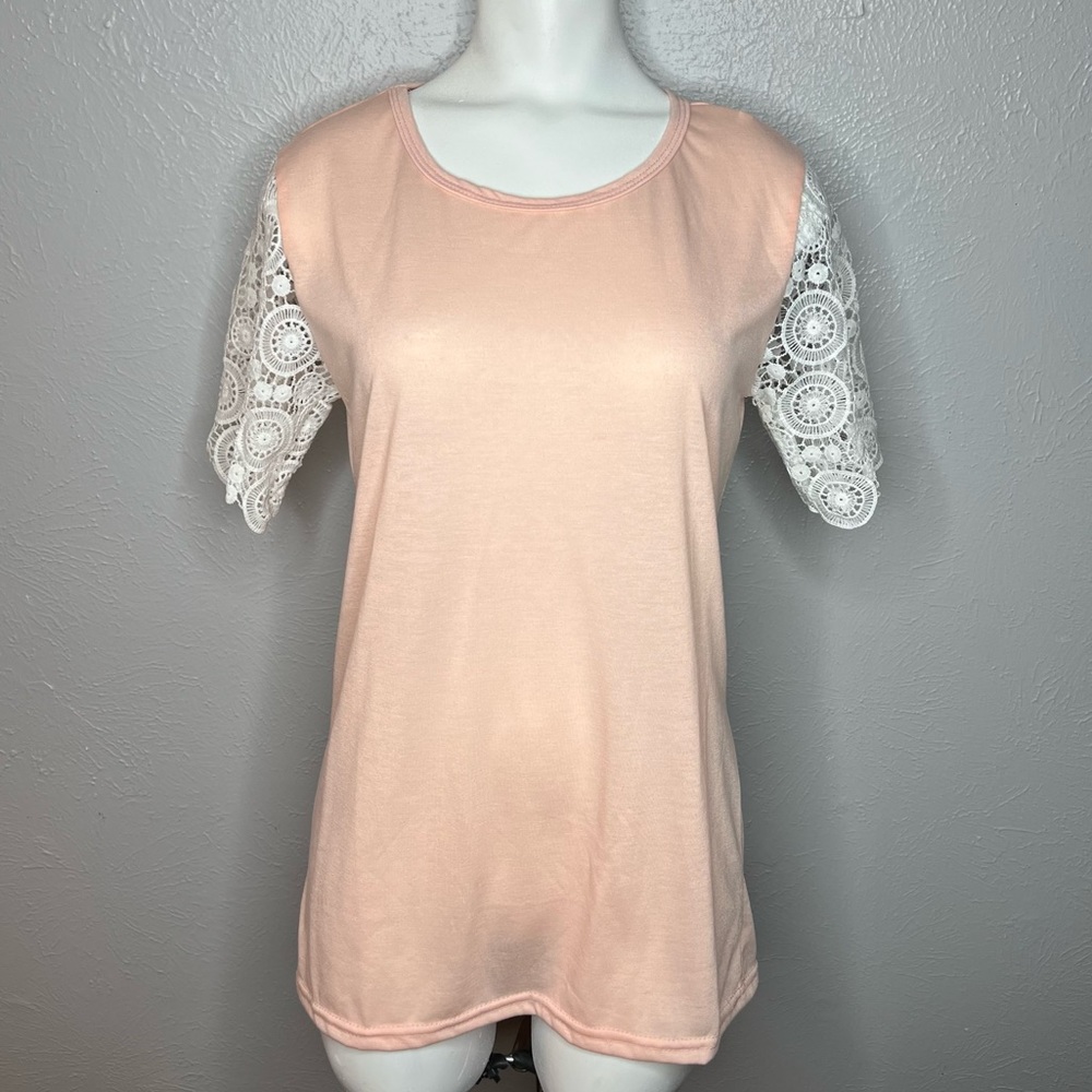 Peach Colored Short Crocheted Sleeve Top. Size Medium